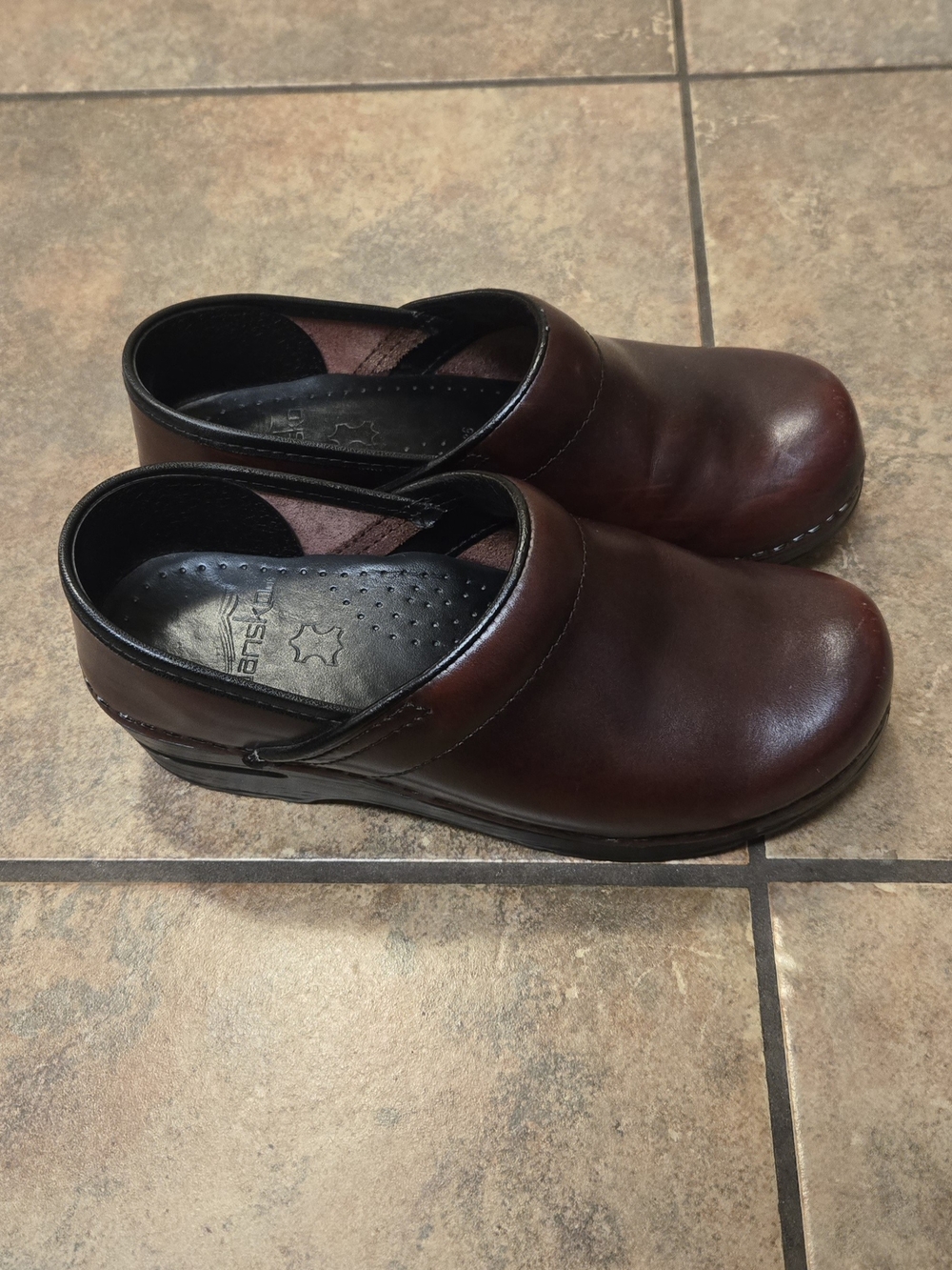 Dansko Professional Clogs Cordovan Burgundy Leather EU 36 US 5.5-6